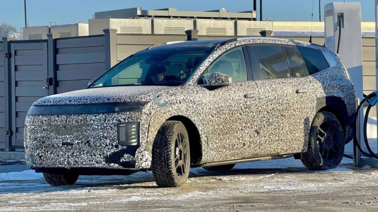 2024 Hyundai Ioniq 7 electric SUV drops disguise in latest spy photos