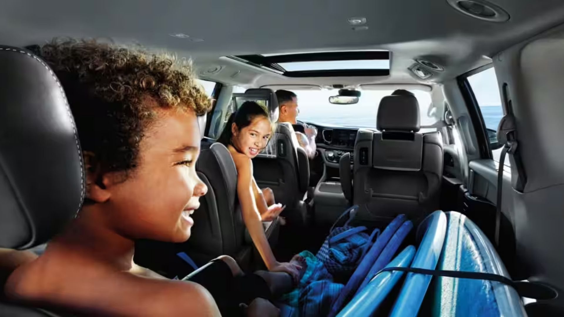 2023 Chrysler Pacifica Hybrid Minivan interior space