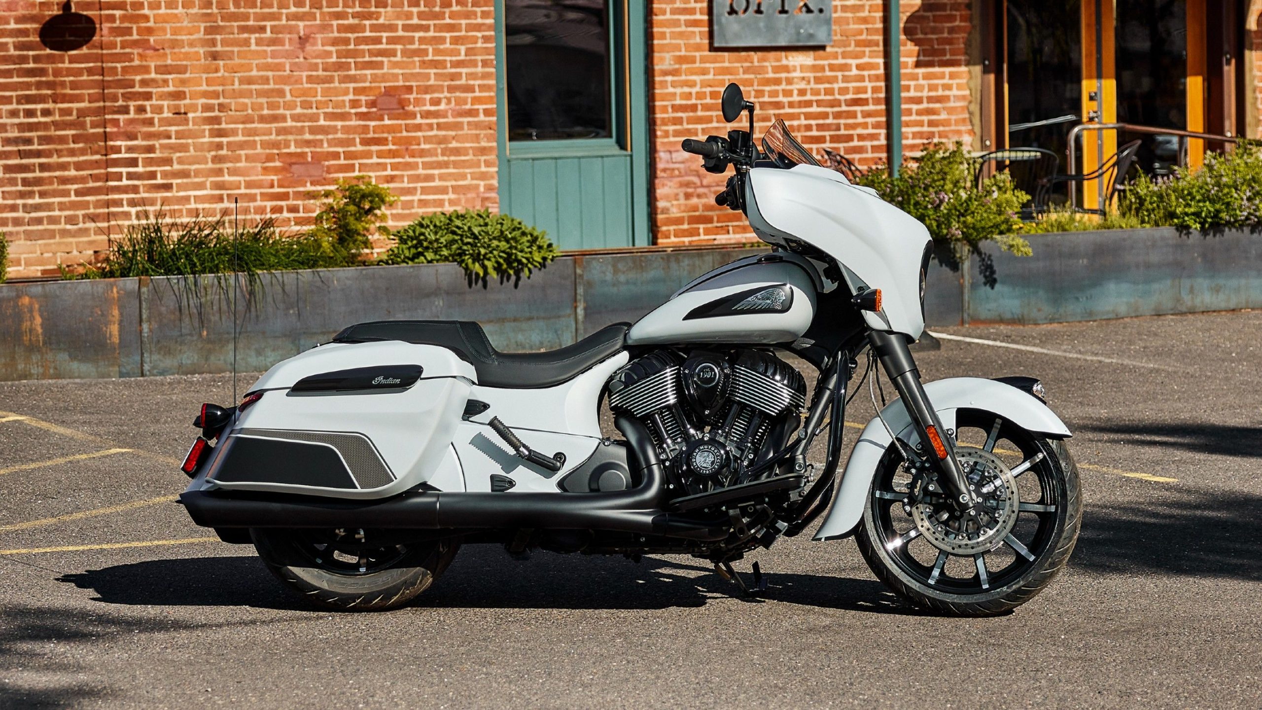 2024 Indian Chieftain White